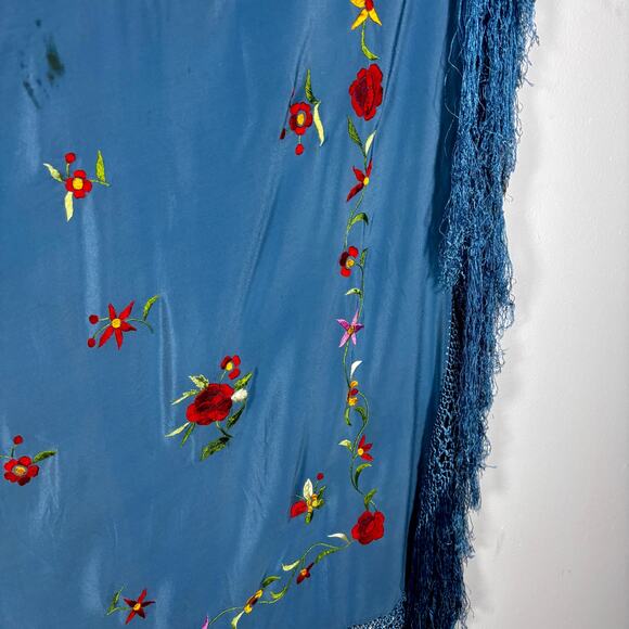 Antique 1920s Piano Shawl Mantón de Manila Blue Silk Floral Embroidery Fringe - Picture 5 of 16